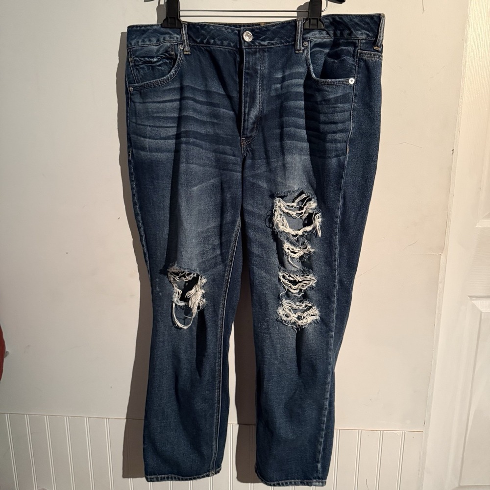 American Eagle Size 18 Tomgirl Button Fly Jeans‎ Distressed Inseam 28"